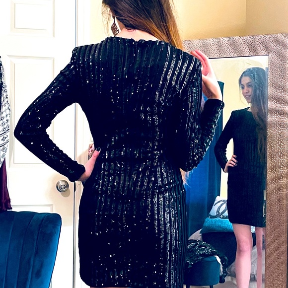 Cute cocktail sequence dress worn once. - Picture 3 of 4